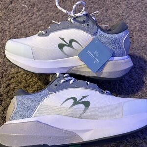 Women’s Gravity Defyer MightyGlide athletic shoes Size 7 brand new